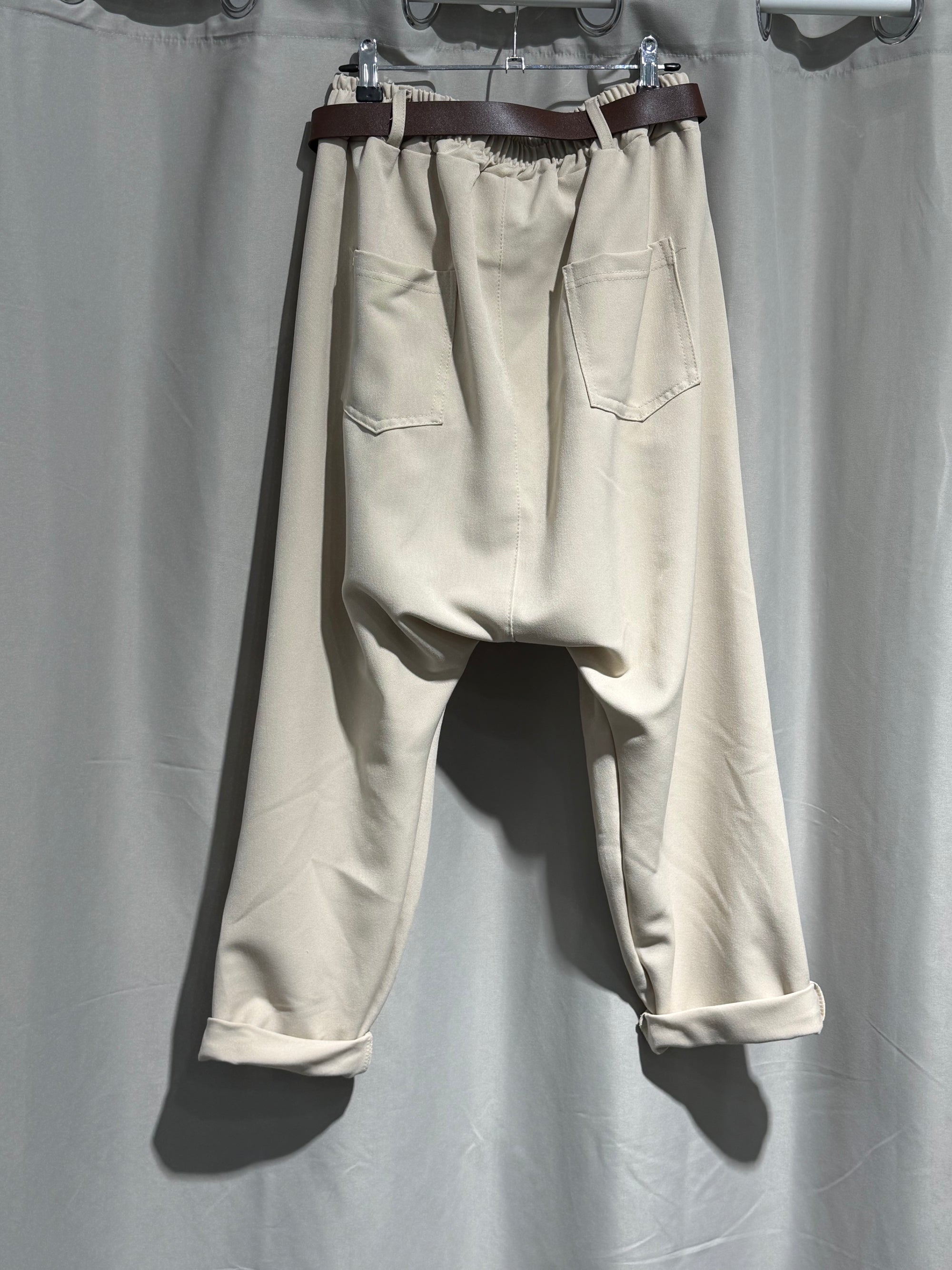 Hose bequemer Schnitt beige