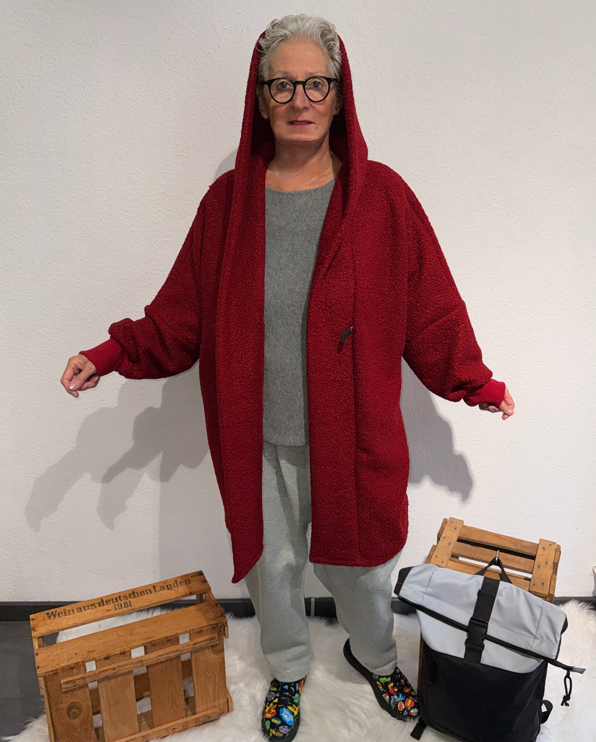 Abo Jacke Onesize rot mit kleiner Kapuze
