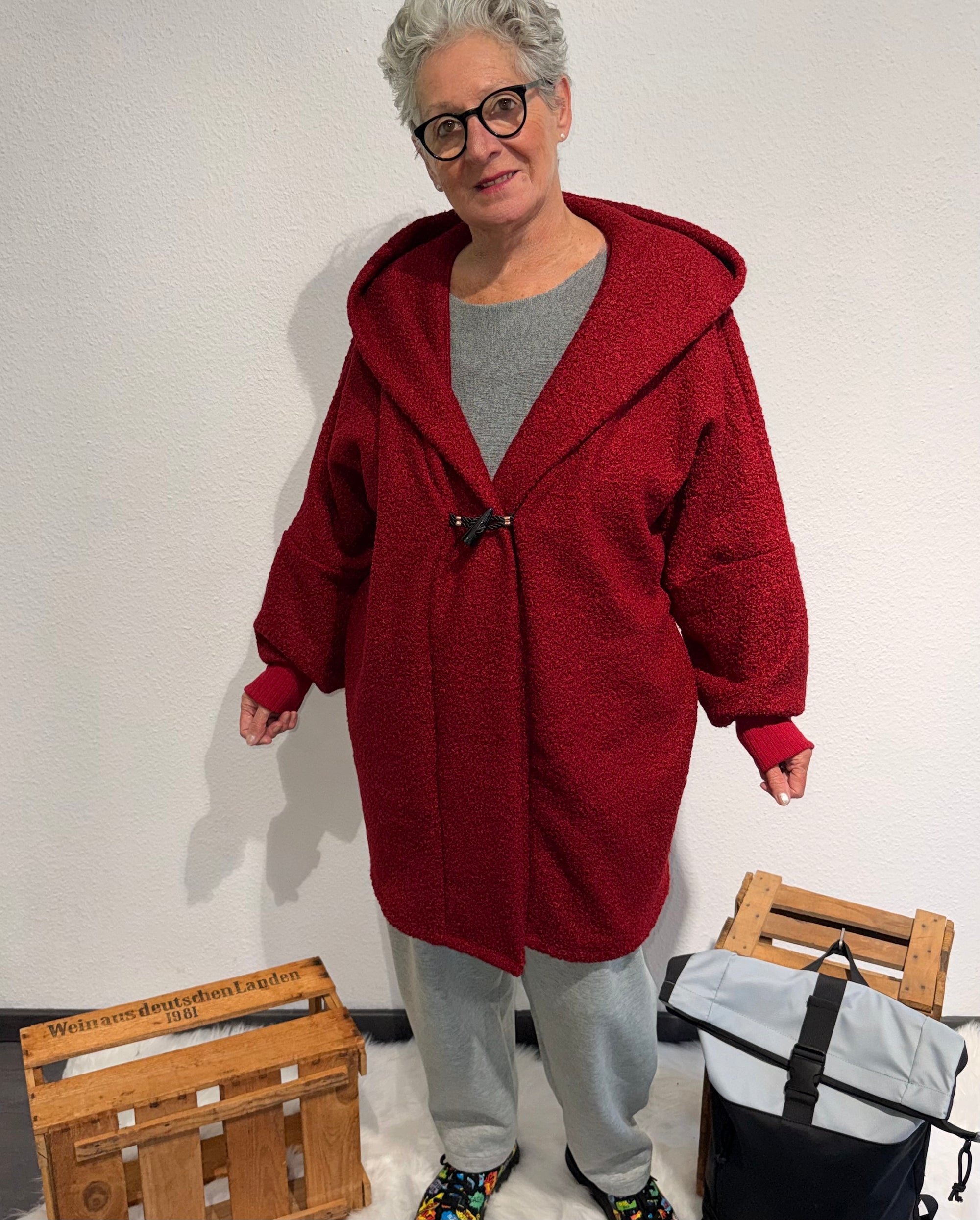 Abo Jacke Onesize rot mit kleiner Kapuze