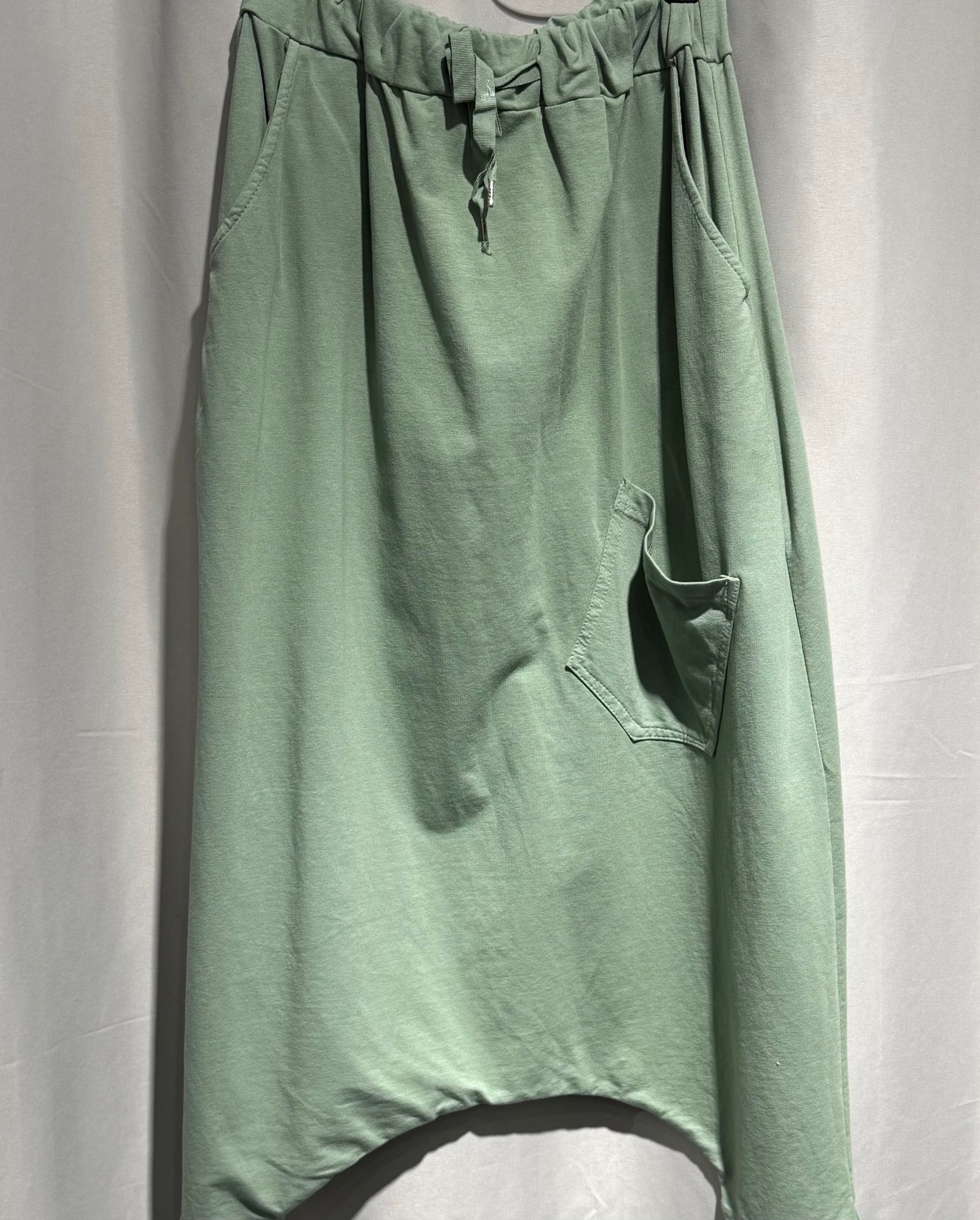 Agit Hose Baggy in Hellgrün